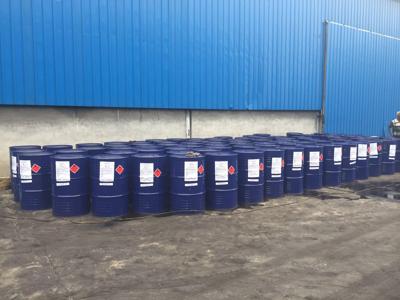 Black Sticky Liquid Coal Tar Creosote Oil Excellent Viscosity For Wood Preservation