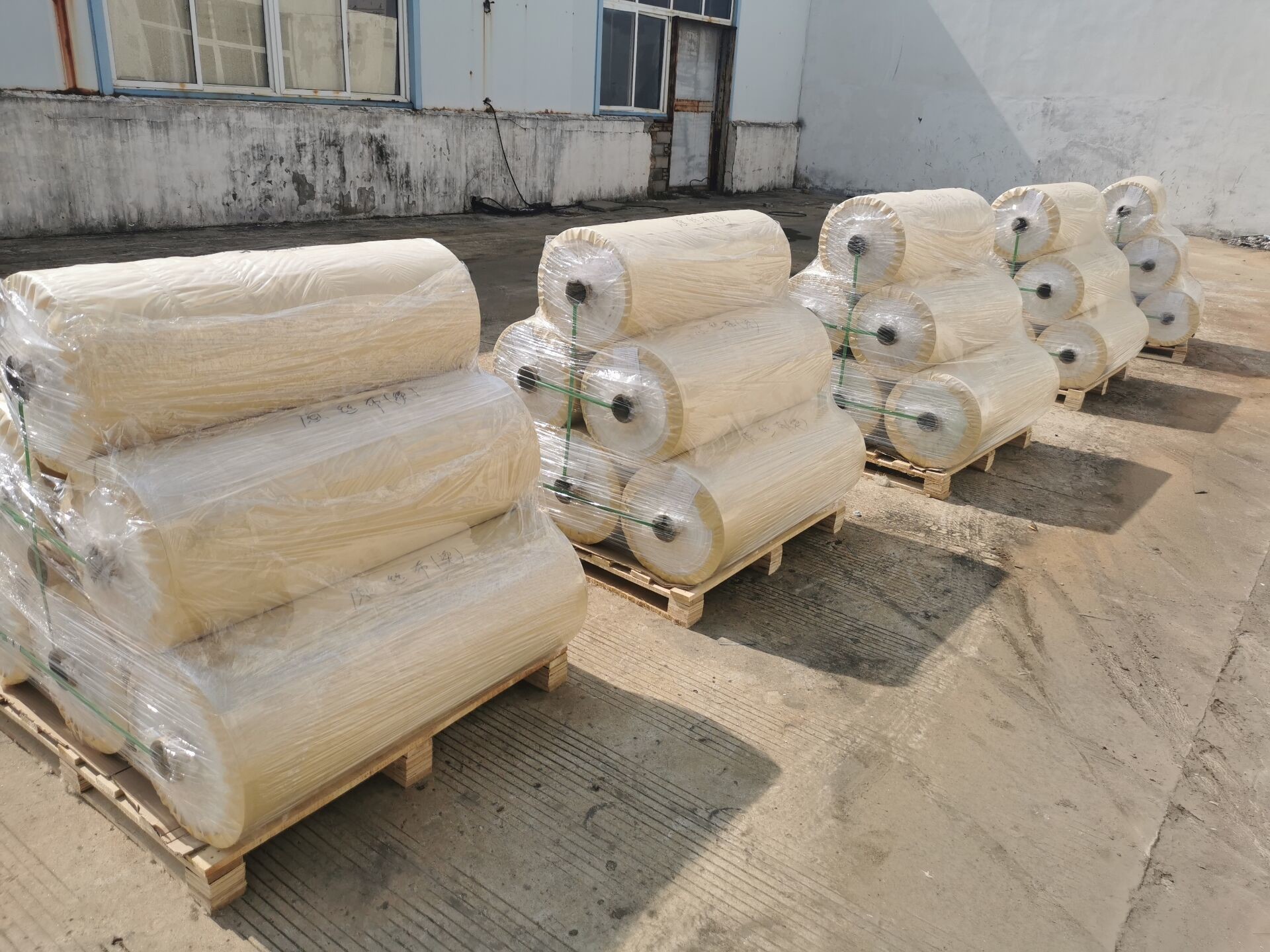 GJB 1679-93 Plain Weave 0.03MM E Glass Fabric