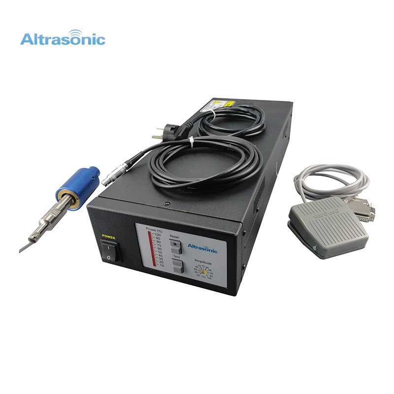 Ultrasonic Cutting System For Deburring Plastic Material
