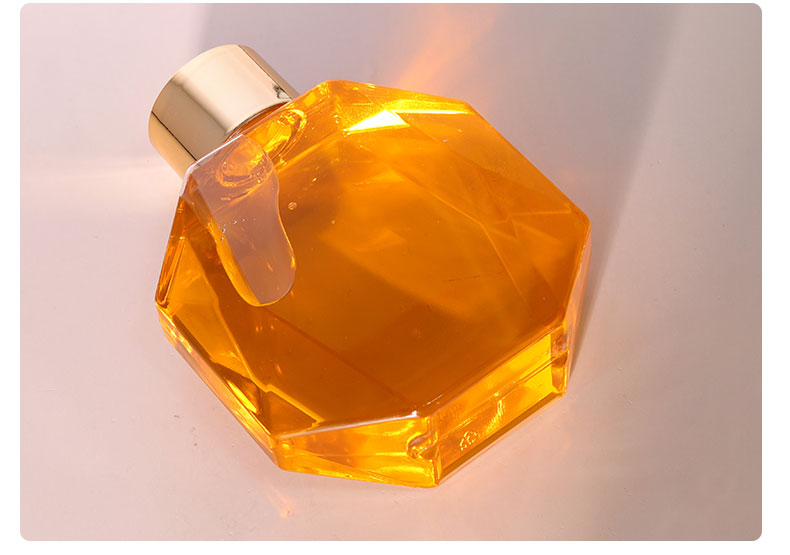 Luxury Custom Printed Plastic Bottles Empty Body Wash Bottles 300ml For Natural Body Cleansing