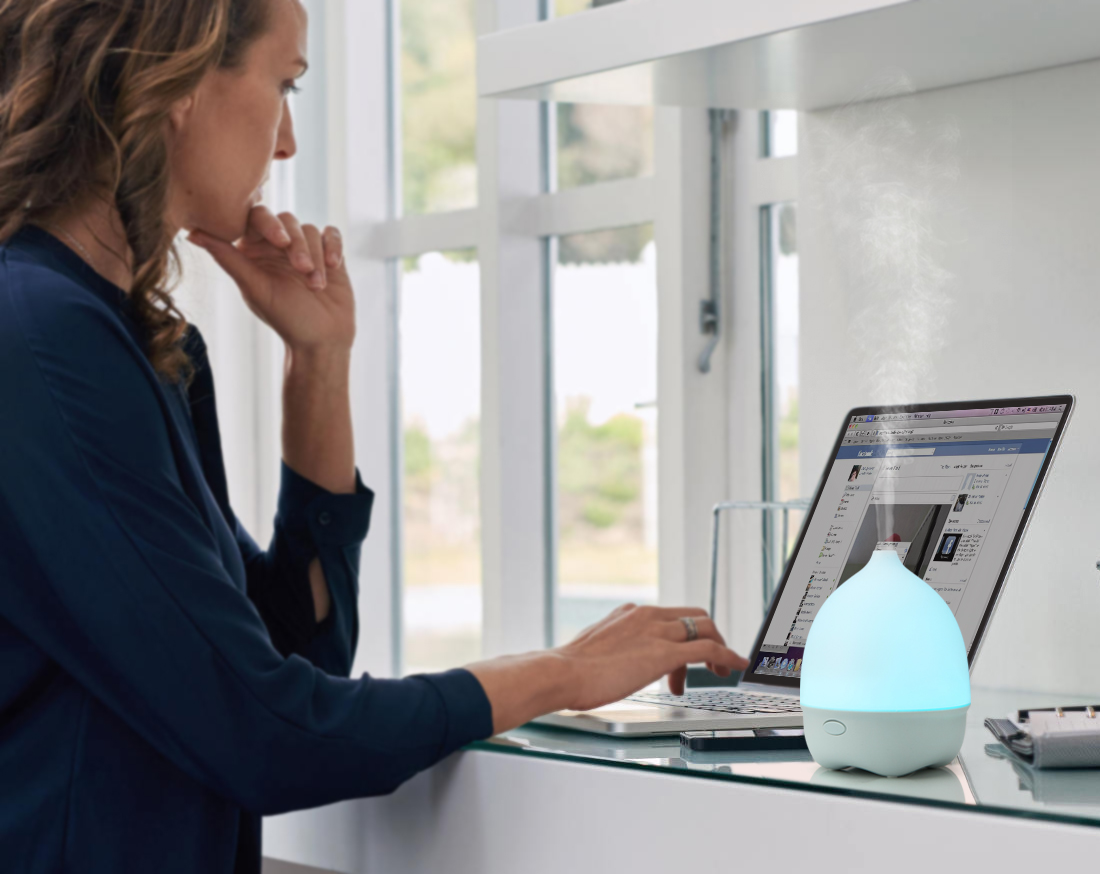 Portable Fashional Design USB 70ml Ultrasonic Aroma Diffuser and Humidifier Home Appliance