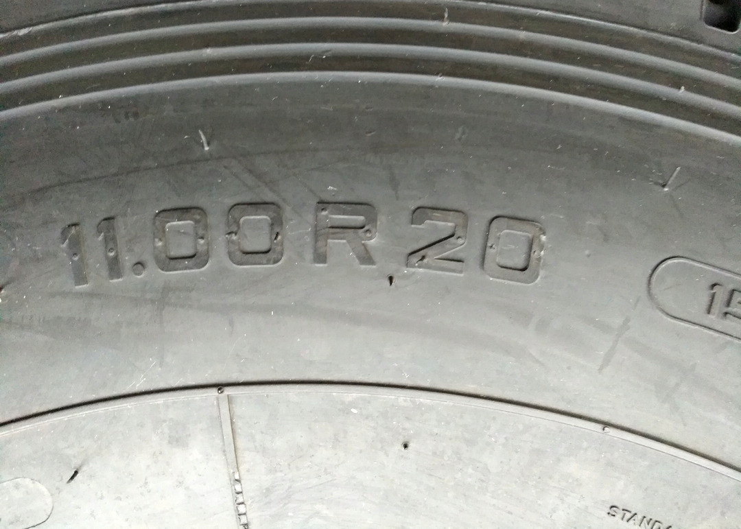 11.00R20 All Season Light Truck Tires , Pickup Truck Tires High Wear Resistance