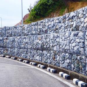 China Woven Gabion Rock Cage Retaining Wall River Bank Flood Control Erosion Protection Zinc Coated wholesale