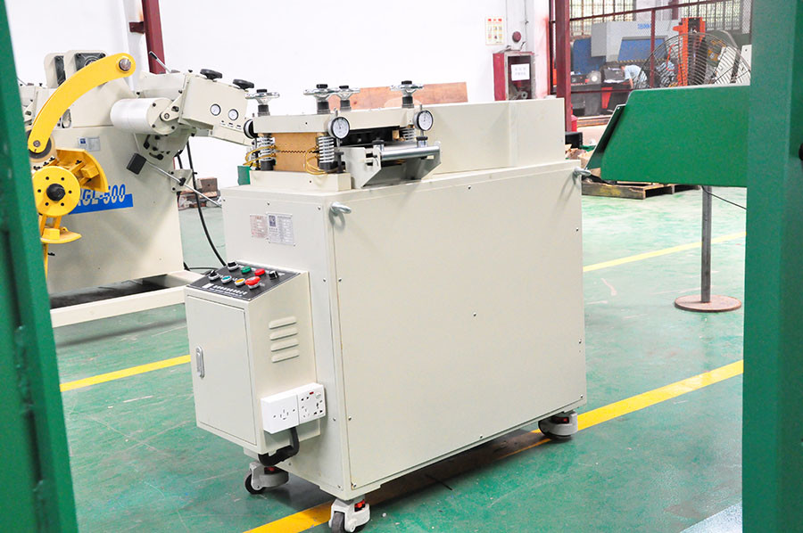 Hand Wheel Adjustment Straightener NC Leveller For Metal Copper Stock