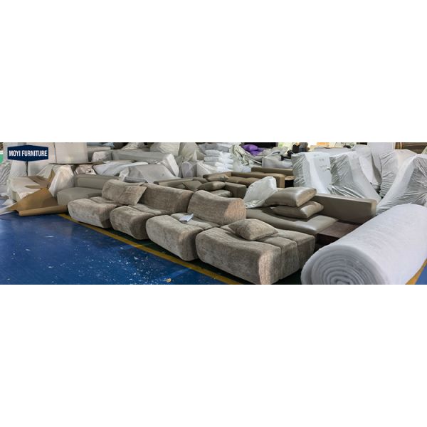 Metal Frame Soft Bed Luxury Home Furniture Italian Design Villa Master Bedroom Furniture Leather King Size Bed