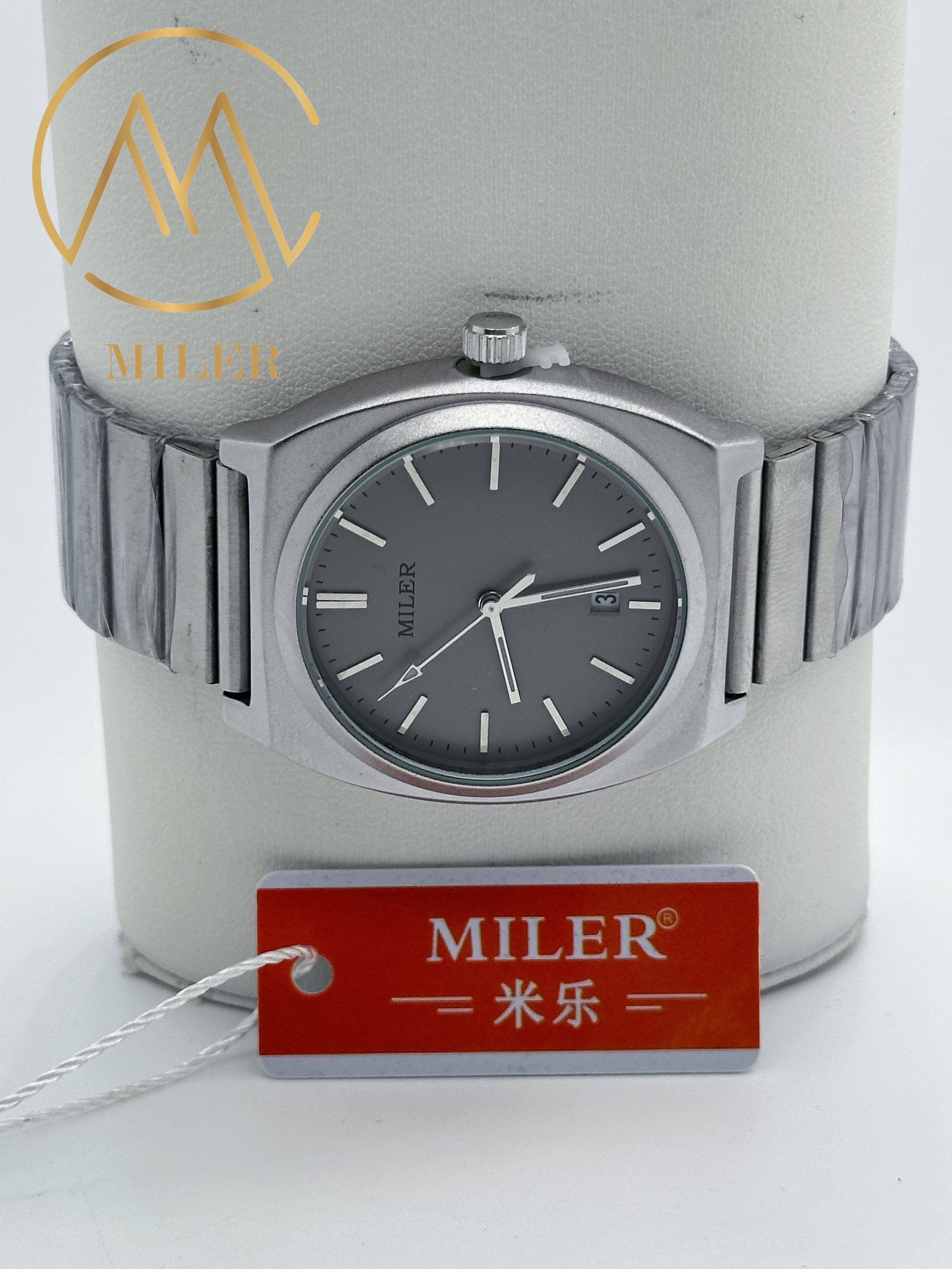 Stylish And Customizable Quartz Wrist Watch For Men With Water Resistance