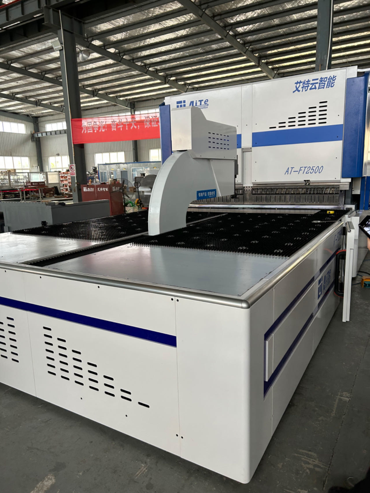 Aluminum Auto Panel Bender Metal Sheet CNC Bending Press Brake