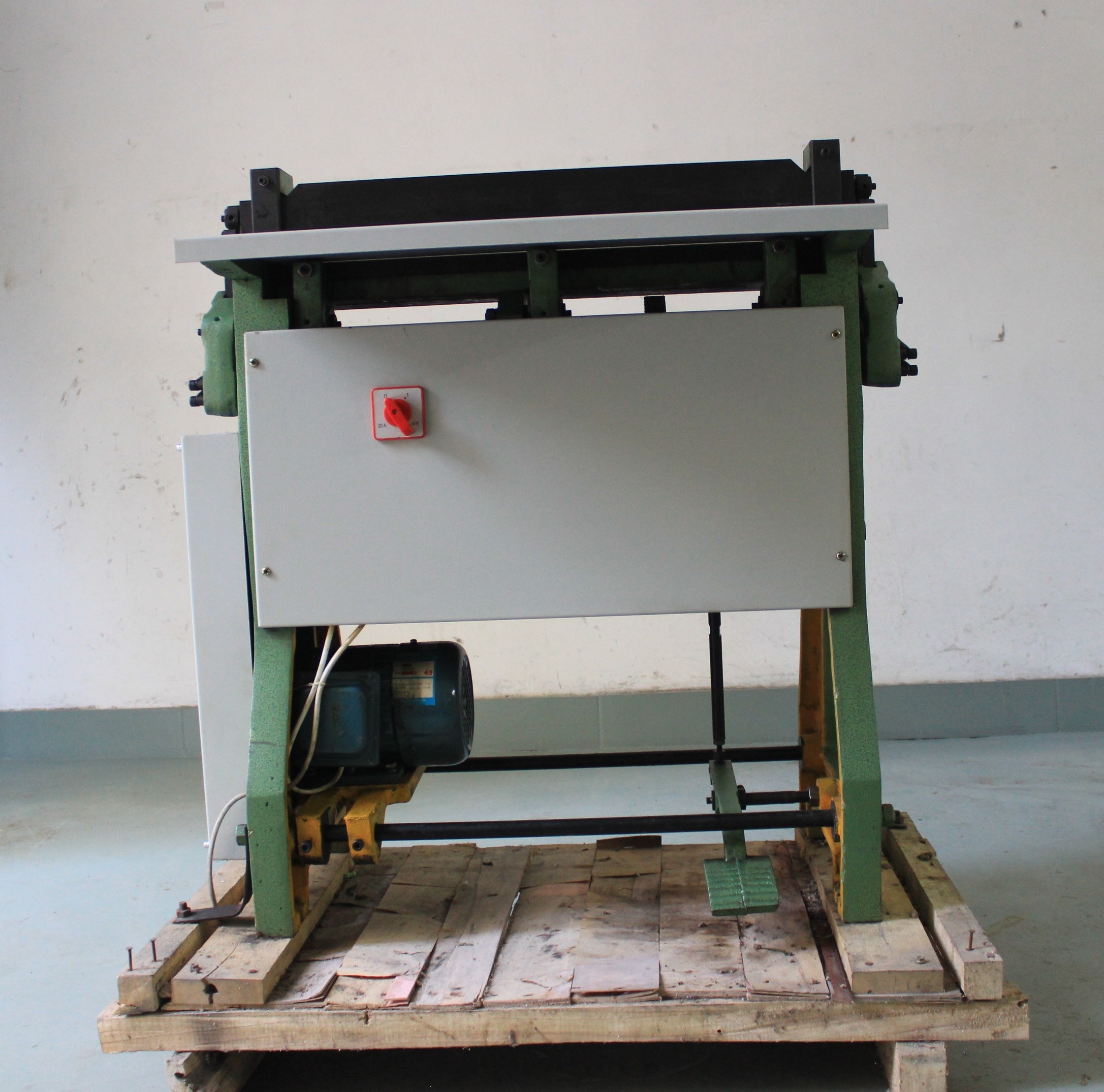 0.75KW Edge Bonding Machine , GTZJ620 Calendar Edge Banding Machine