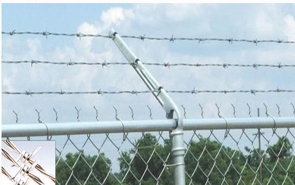 7.5-15cm Distance Barbed Wire Fence With Handle / Wooden Spool Anti corrosion