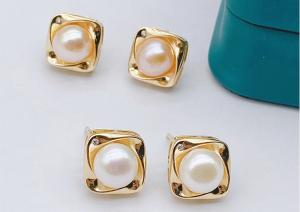 China Fashion Romantic Pearl Earrings Natural Pearl Earring Jewelry Zircon Gold Drop Earrings for Women Earrings Wedding Gift wholesale