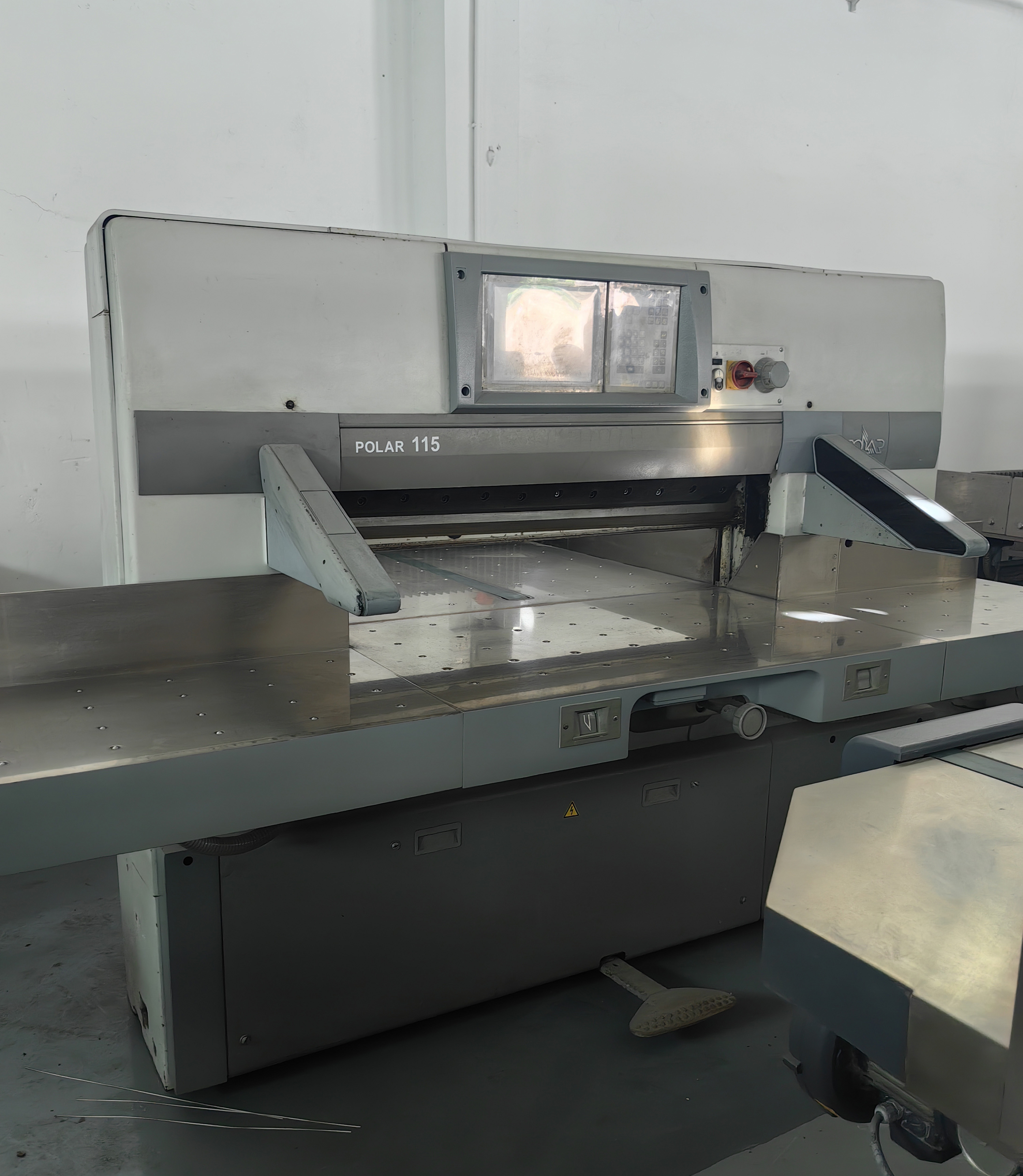 POLAR 1150 Double Hydraulic Heavy Duty Program Control High Speed Paper Cutting Machine
