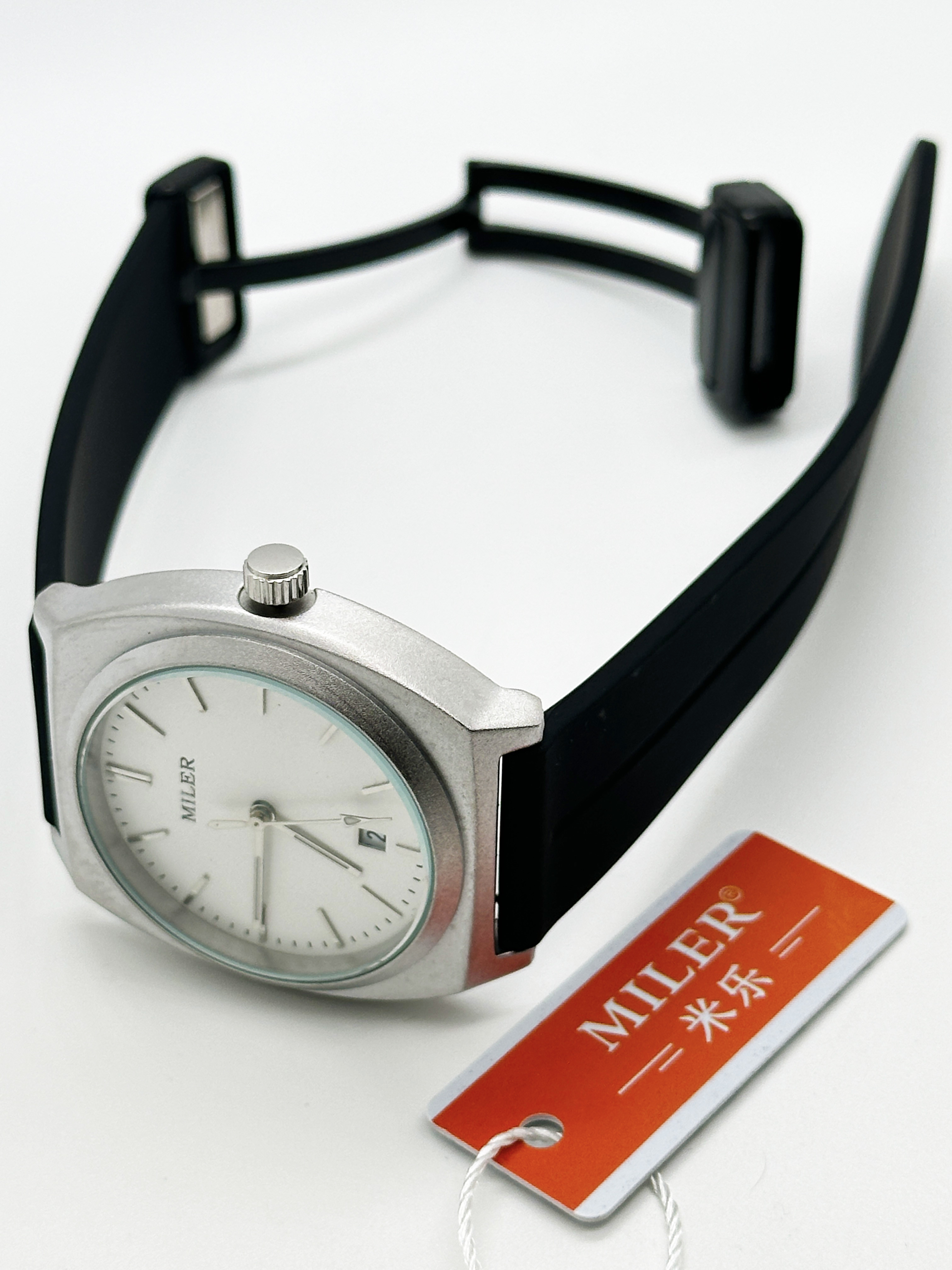 Wholesale Custom Logo Silicone Strap Watches With Buckle Clasp Water Resistant To 30 Meters
