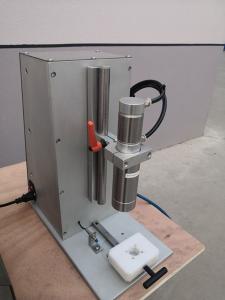 China 220V Aluminium Semi Auto Capping Machine , Screw Cap Sealing Machine wholesale