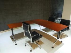 China Swivel Wheels Aluminum Group Management Chair Dimension 107 X 58 X 60 CM wholesale