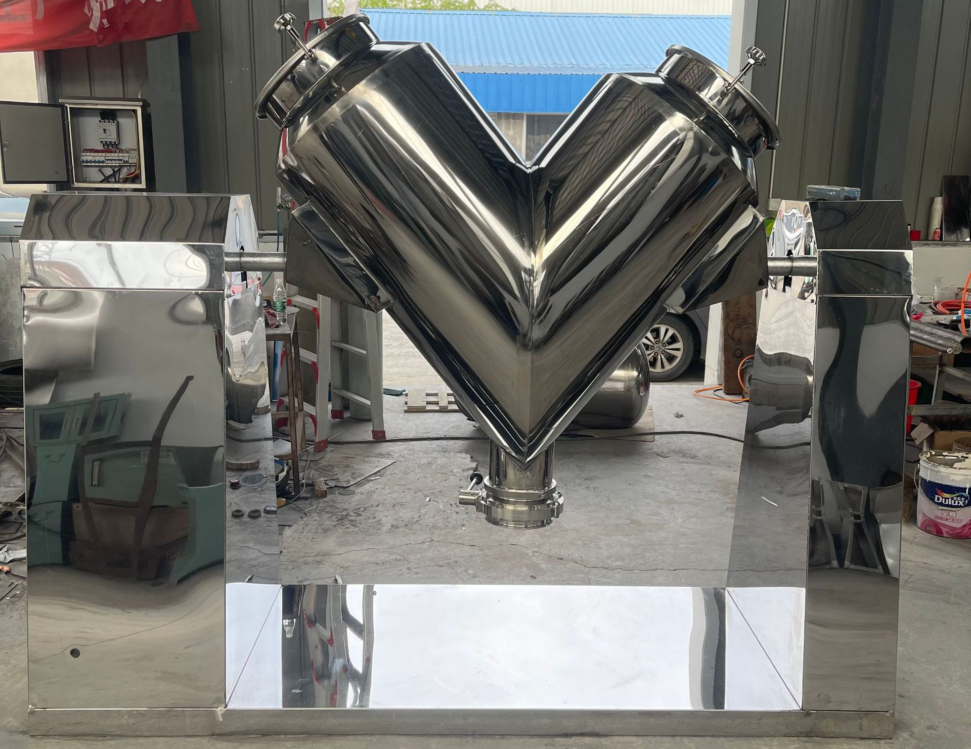 1 Ton Agitator Mirror Polishing V Type Powder Mixer For Chemical Powder