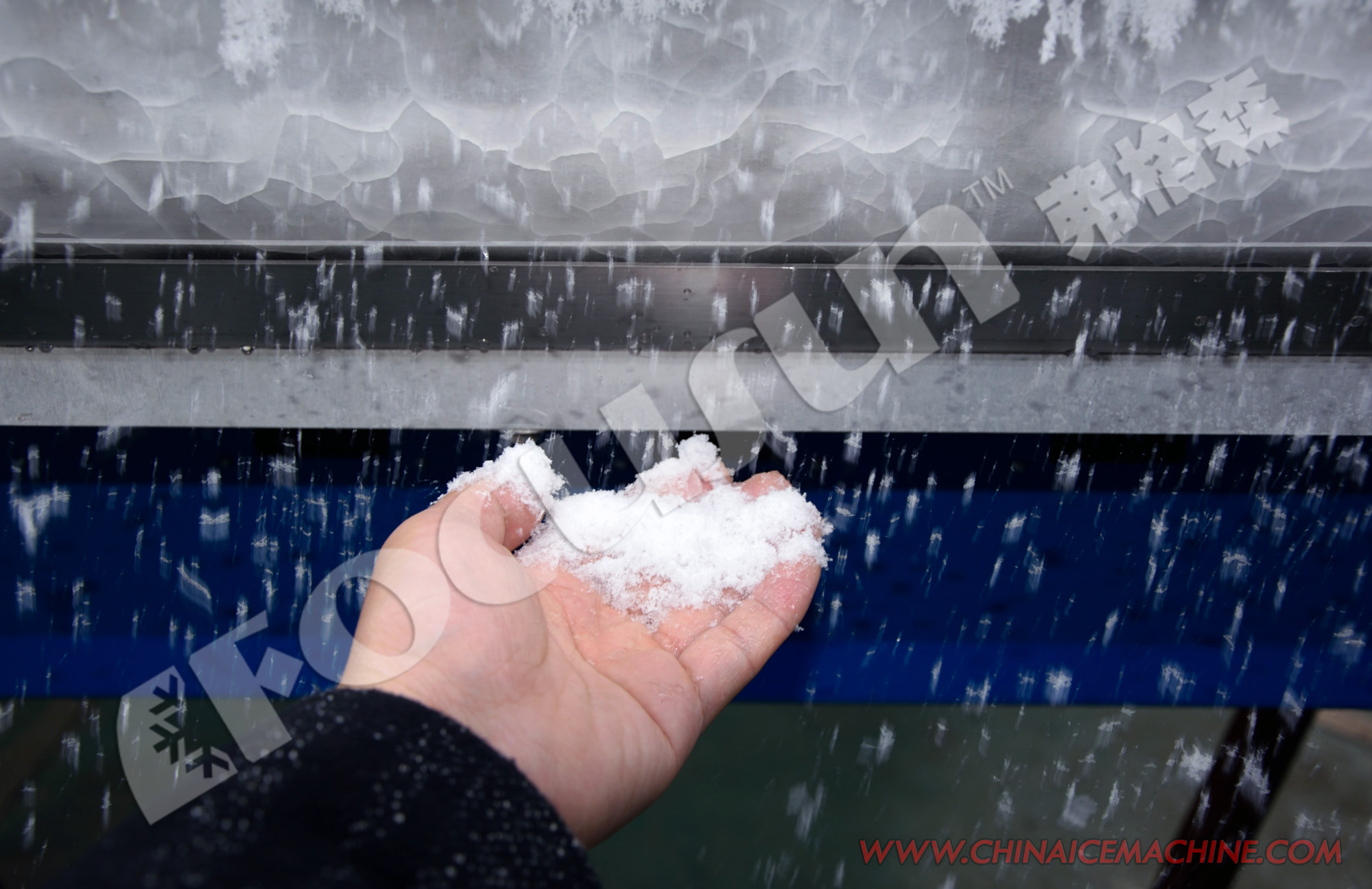 1500kg/24hours White Christmas Snow Making Machine Indoor for Core Components PLC