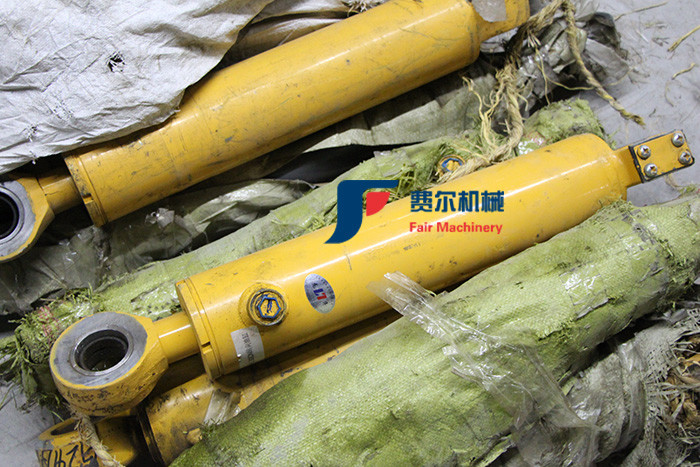 XCMG Parts LW300FN Steering Hydraulic Oil Cylinder 250100220 XGYG01-004