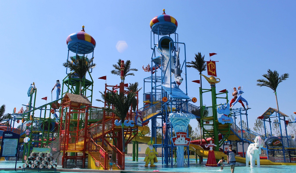 Fiberglass Aqua Playground Equipment Natural Forest Theme Water House For Resort Hotel