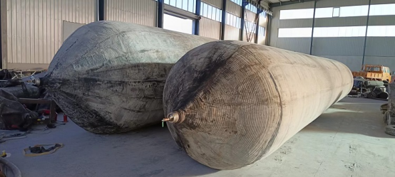 High Pressure Black Marine Rubber Airbag For Shipping Launching 10