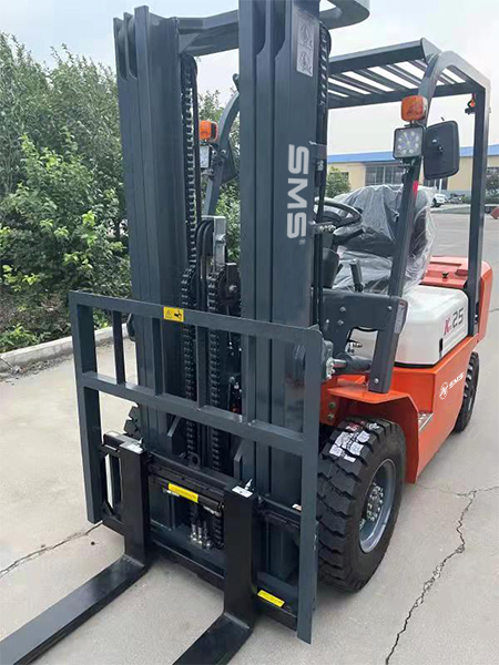3 tonne 4 Tonne 5 Tonne K25 Diesel Powered Forklifts handing Material
