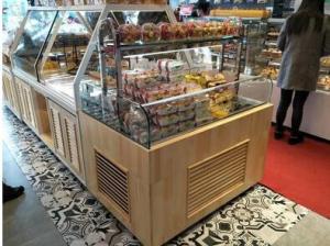 China Dustproof Bakery Glass Showcase Smooth Lines Strong Transparency Sense wholesale