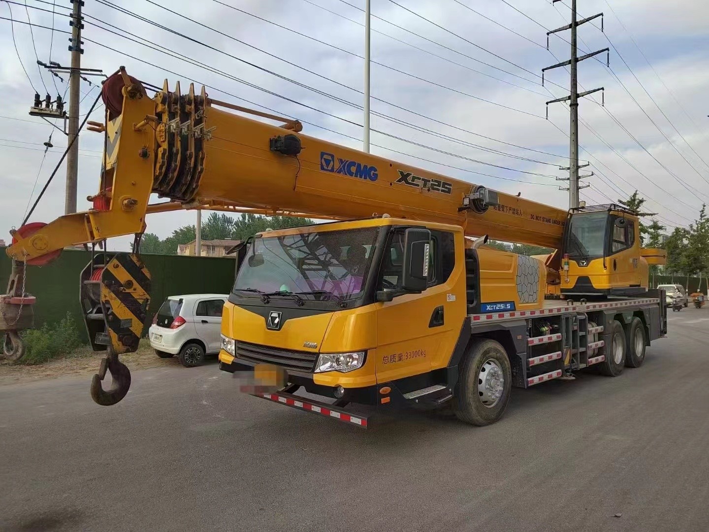 Chinese famous brand XCMG 25 Ton 50 Ton 70 Ton 100 ton mobile truck crane for sale