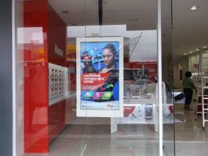 China 65Inch sunlight readable windows digital signage 4000Cd Brightness wholesale