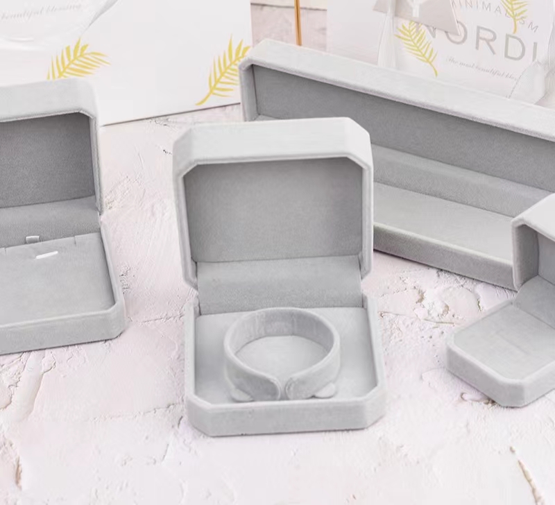 Gray White Velvet Cardboard Gift Packaging Box Display For Jewelry Ring Necklace