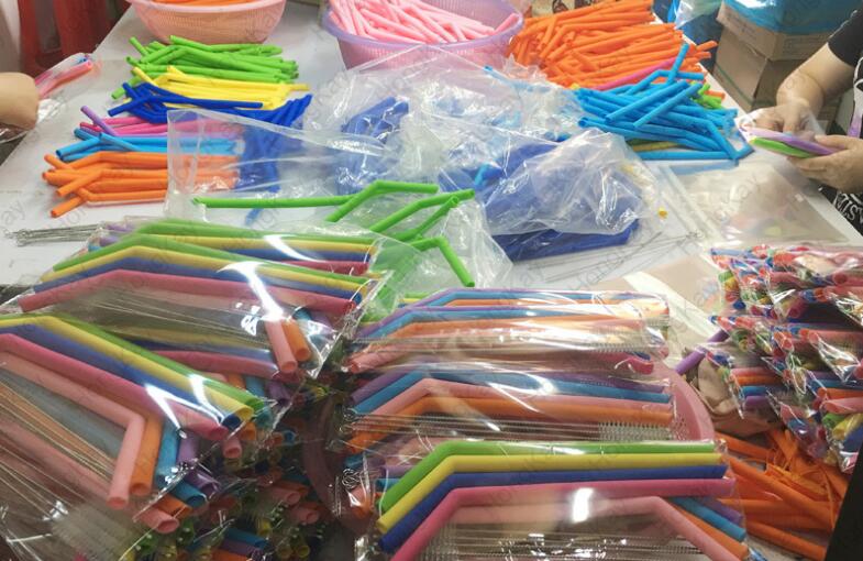 LFGB Eco Reusable Customized Silicone Collapsible Straws