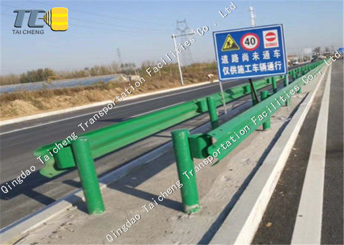 Two Corrugated Metal Road Barriers Anti Ultraviolet Aging Eco Friendly