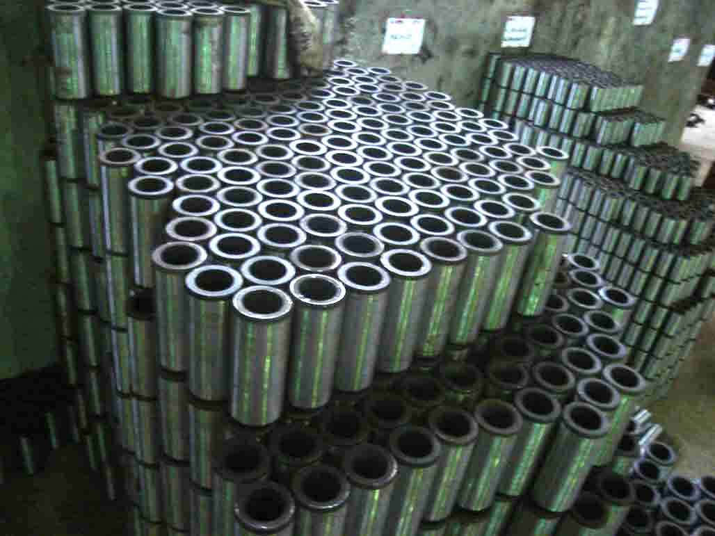 55-60HRC Hardness Silver SK210 Excavator Bucket Pin and Bushing for Heavy Equipment