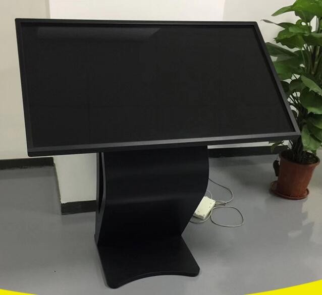 55 Inch Selfie Service Touch Screen Information Kiosk 350nits
