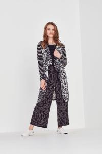 China AW20 Low Unit Price Fashion Knitting Print fabric Ladies Blouse wholesale