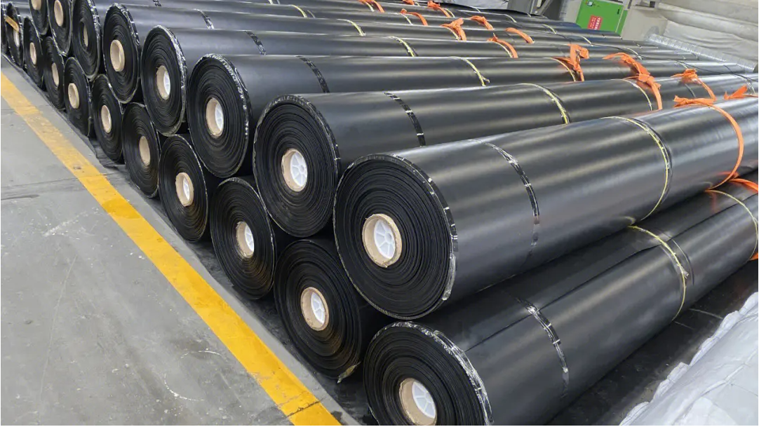 Double Smooth HDPE Geomembrane Fish Pond Liner Waterproof Membrane 0.5mm 1mm 1.5mm 2mm