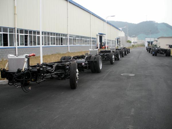 Euro4 Dongfeng EQ6690K4AC Bus Chassis,Dongfeng Coach Bus Chassis,Dongfeng City