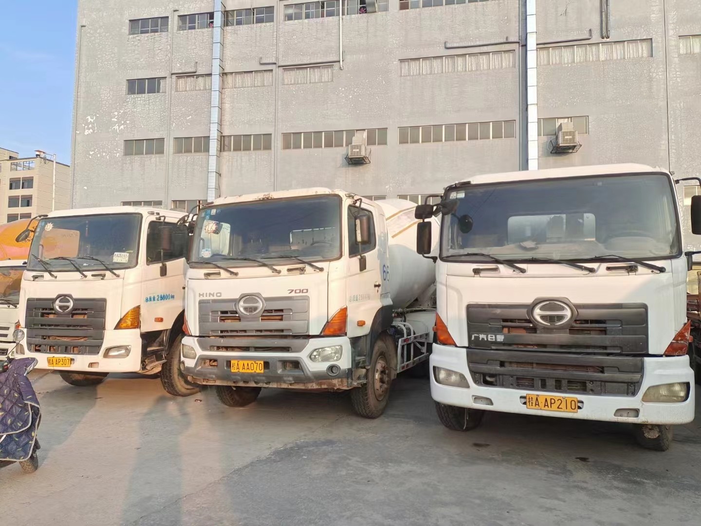 Hino 700 Used Concrete Mixer Truck 10m3 Euro III Emission standard