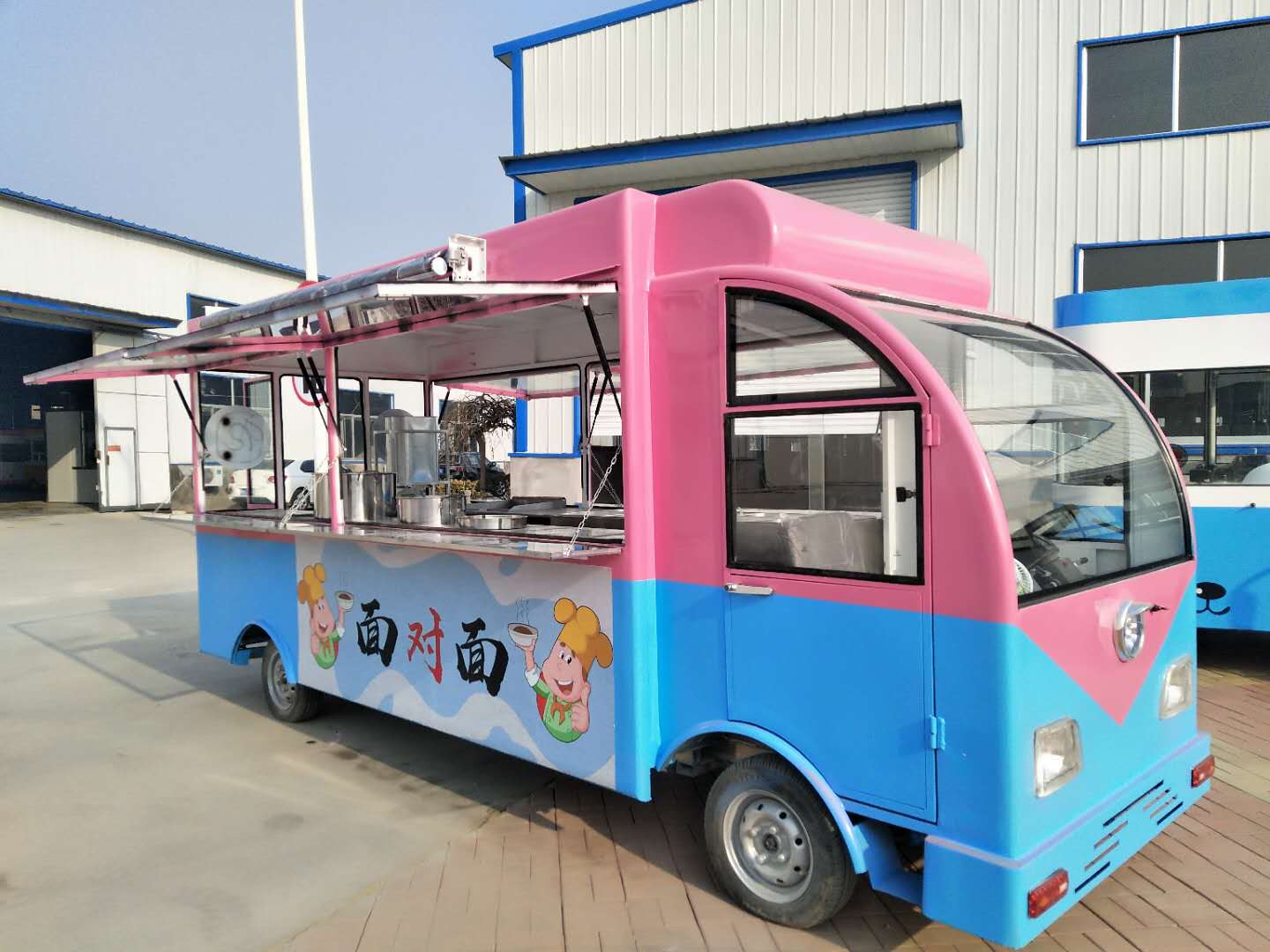 Speed Snack Food Production 2022 CE Approved Semi-Trailer 4 Wheels Food Trucks with Ovens