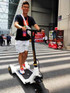 China 30KG IP54 30km/H Three Wheel Electric Adult Tricycle wholesale