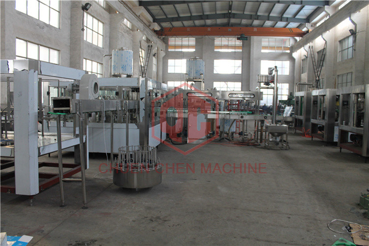 CGF Series 2000ML Plastic Bottle Filling Machine For Mineral Water Production Line