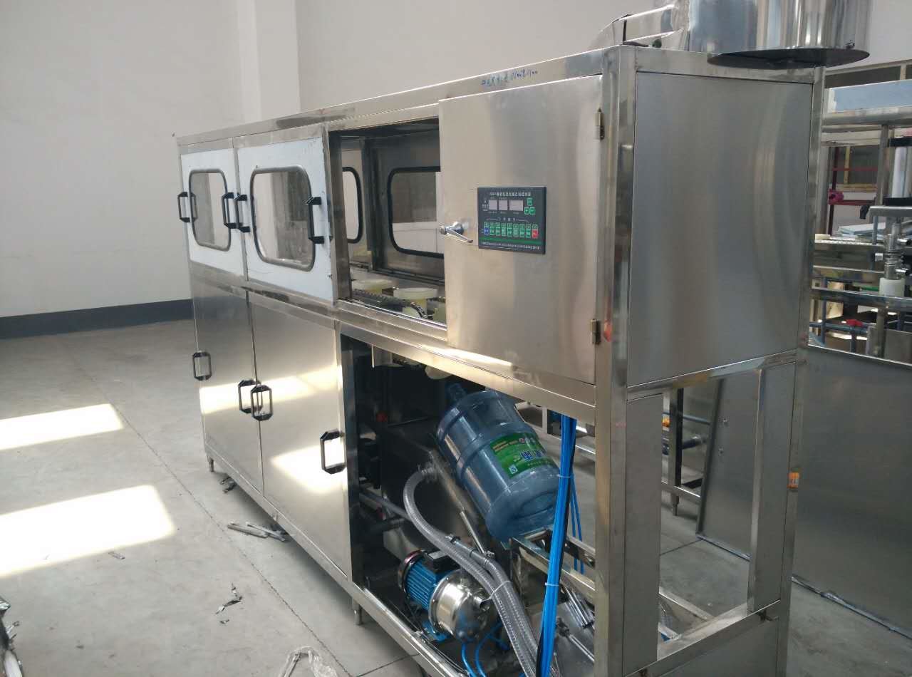 Automatic 5 Gallon Barrel Bottling Machine 300BPH PLC Control 3 In 1