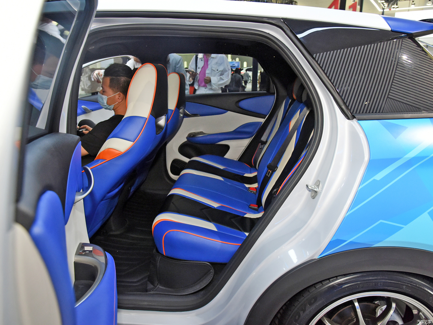 FWD Drive Second Hand EV Cars Multi Function New Energy Electric Vehicle