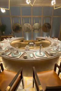 China Professional Ten Seat Gas Teppanyaki Plate Table With Ventilation / Precipitator wholesale