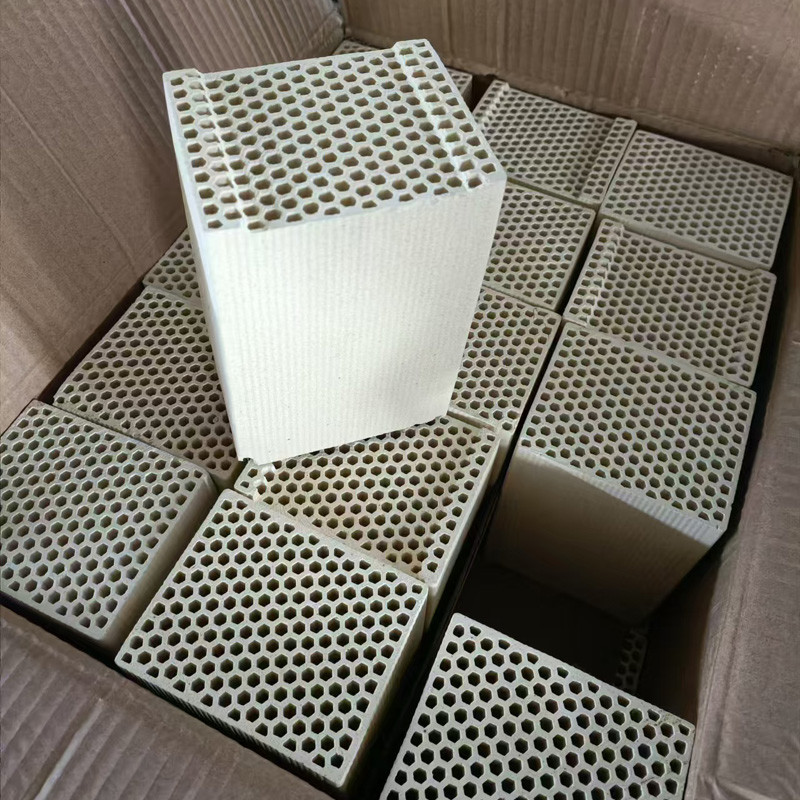 High Strength Stripping Resistance Refractory Bricks Firebrick For Heat Accumulating Tanks Furnaces