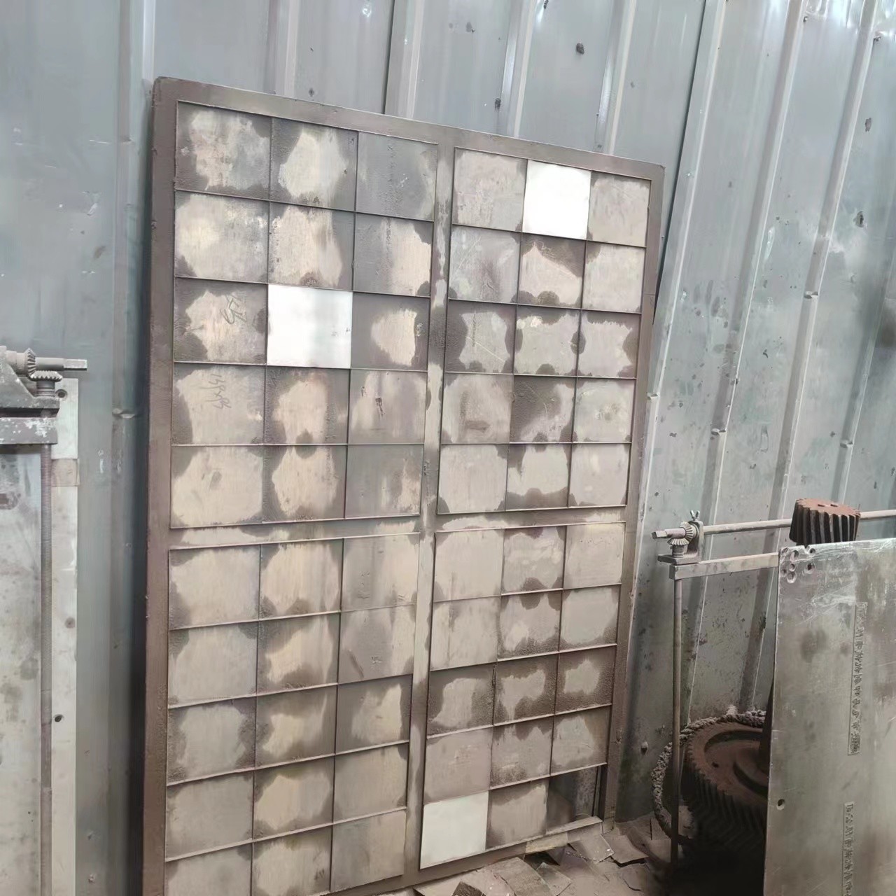 Carton Flat Press Emboss Indentation Machine 1500Model Of Die Cutting 7.5KW 1500*1050