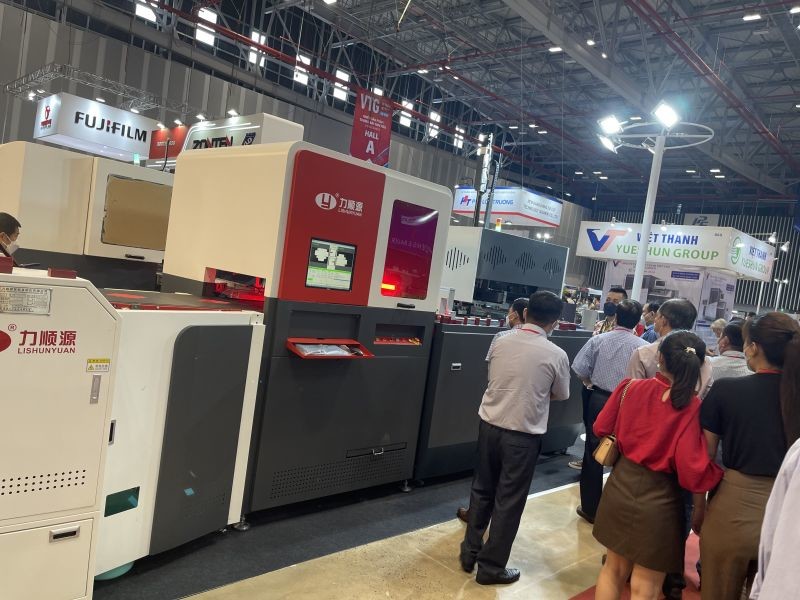 Intelligent High Speed Automatic 2 In 1 Rigid Box Making Machine For Making Gift Rigid Box With Speed 60pcs/min