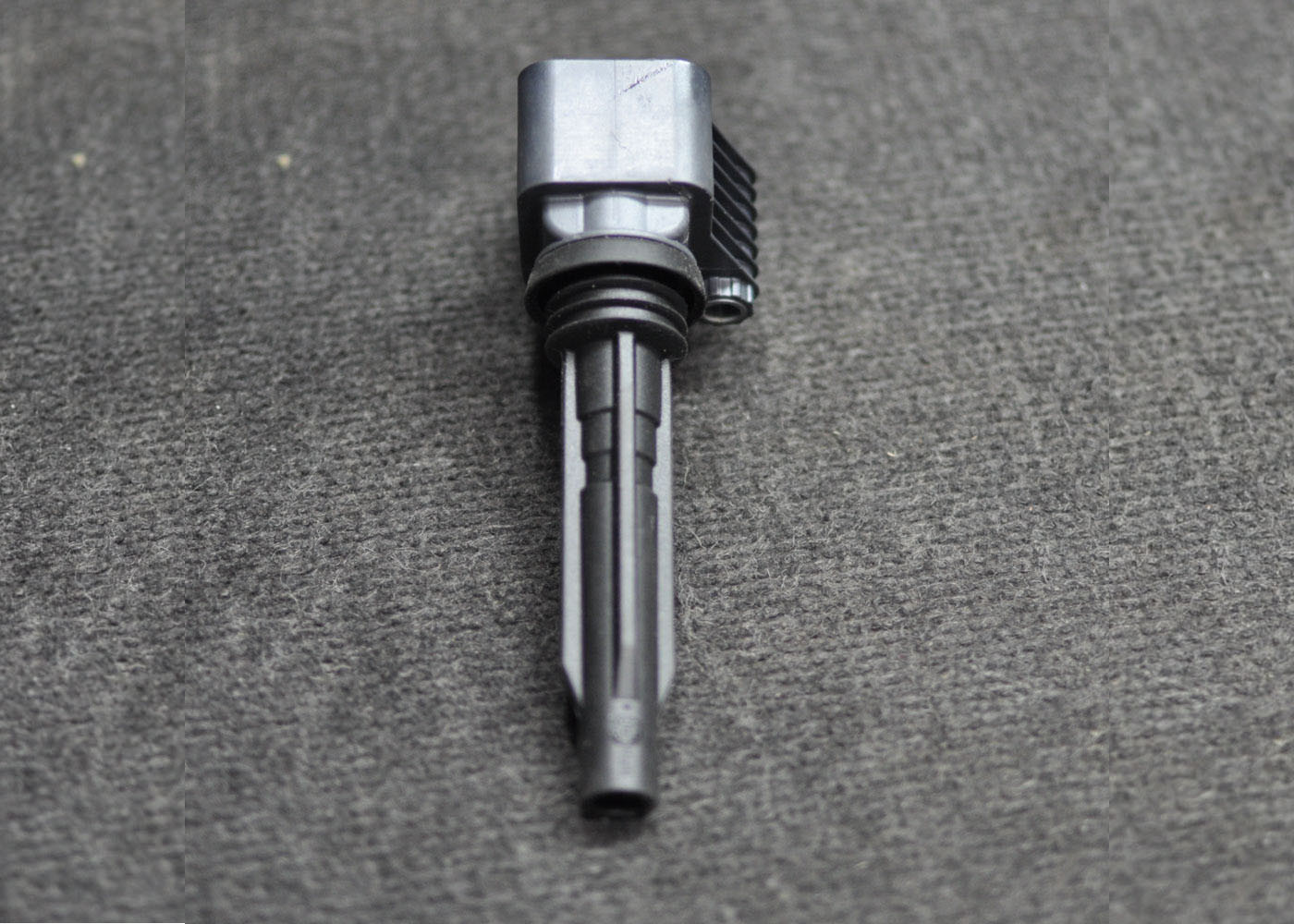 2012 - 2016 AUDI Cylinder Ignition Coil Auto Spare Parts OEM 04C905110D 04E905110A