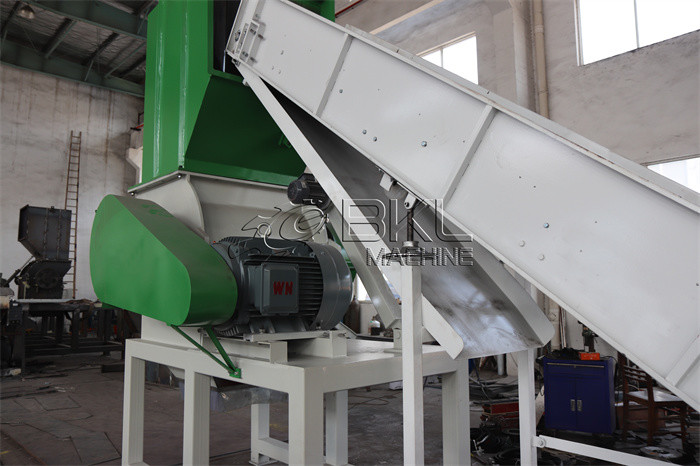 75KW Plastic Waste Recycling Machine SKD11 Plastic Bottle Crushing Machine