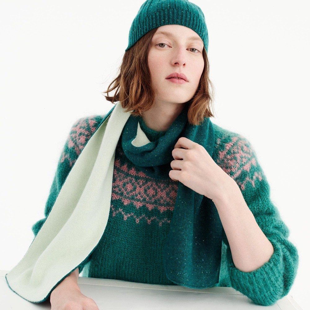 Casual Wear Two Tone Cashmere Scarf , Ladies Thick Knit Scarf For Winter