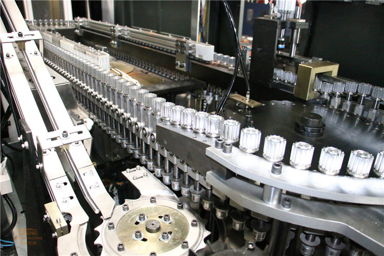 100ml-2L Automatic Blow Molding Machine