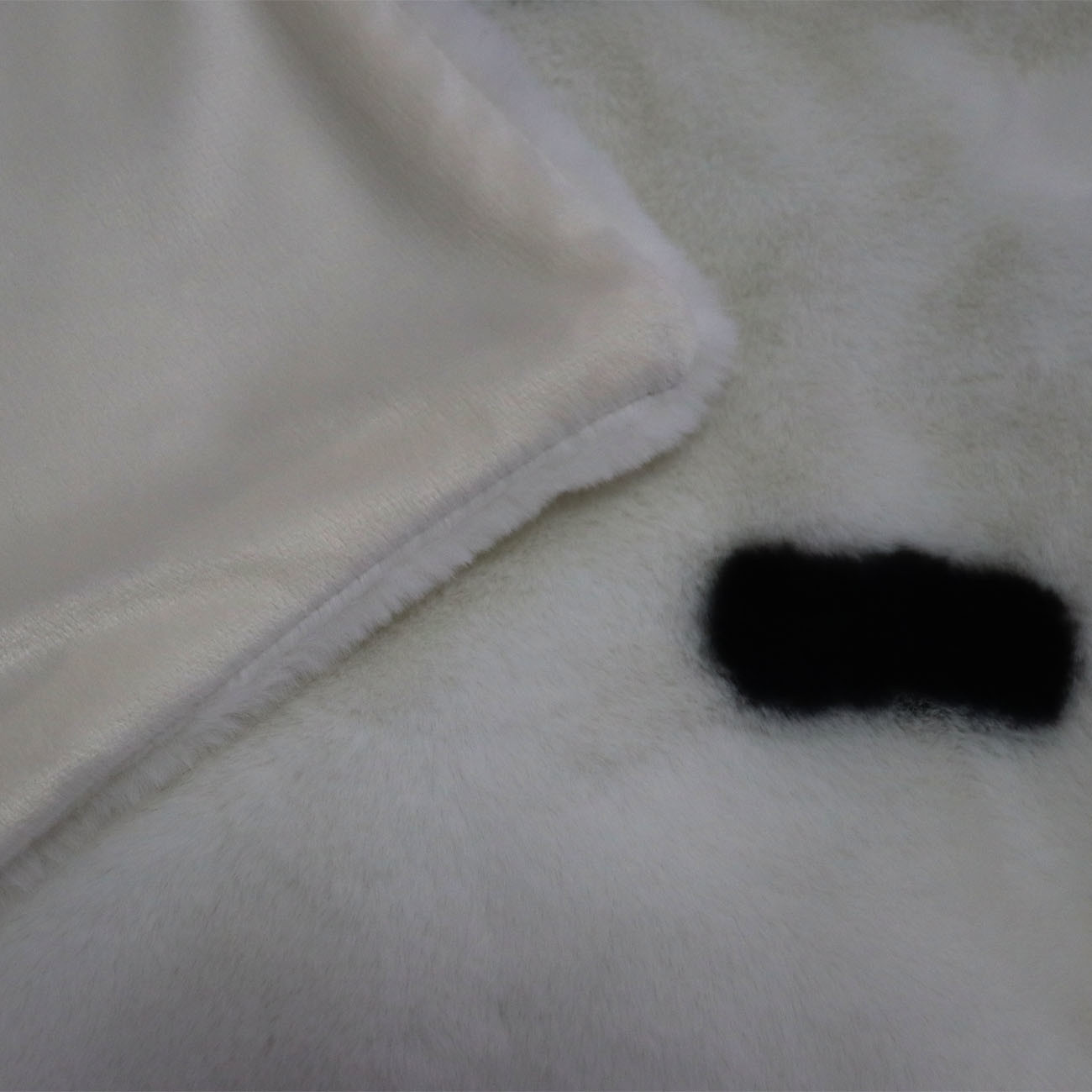 Soft Air Permeable Heavy Warm Faux Fur Throw Blanket